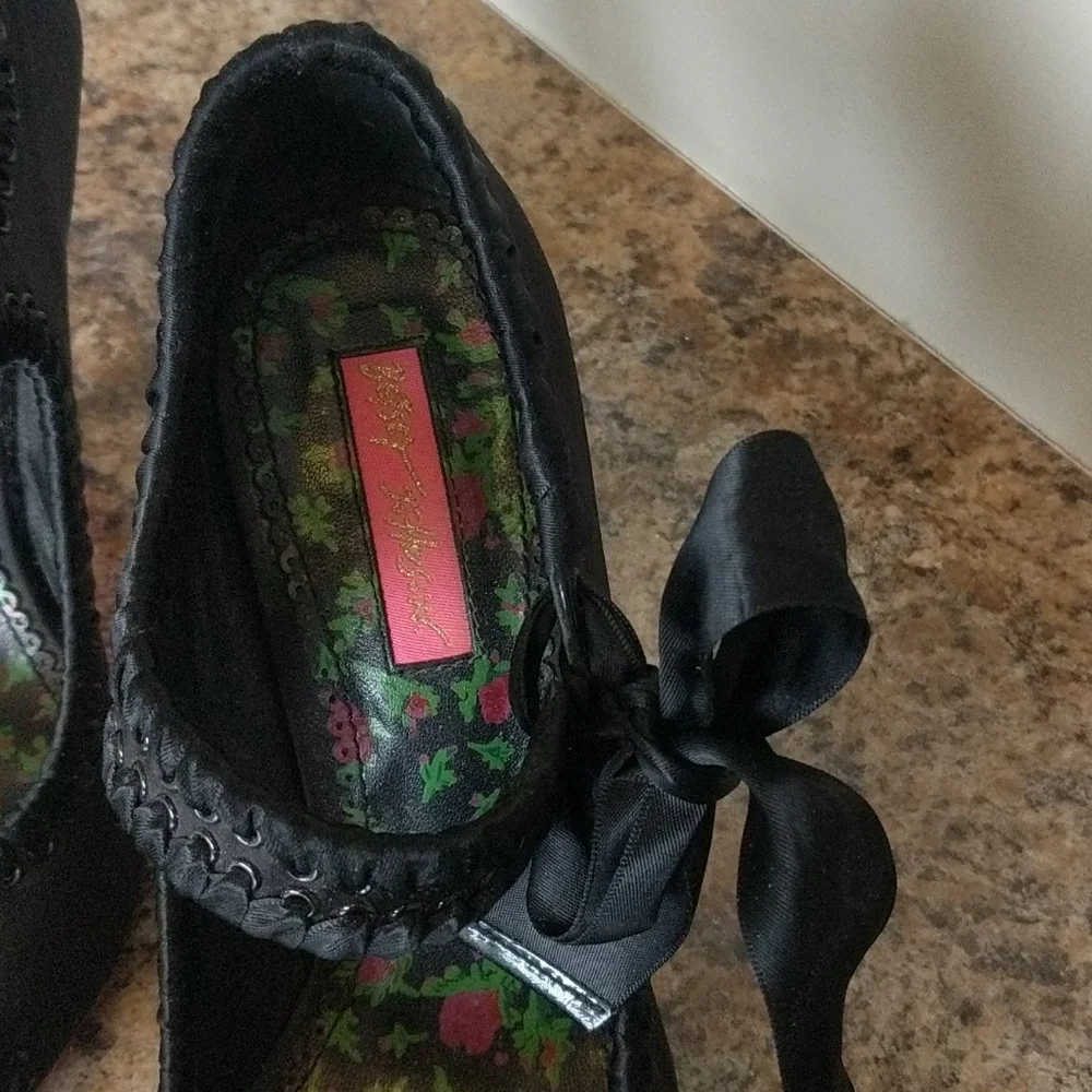 Betsey Johnson shoes - Picture 5 of 7